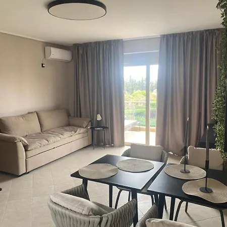 A9, Sea Views, Wifi, Air Conditioner And Parking,terrase Лоутраки