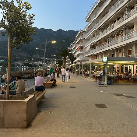 Апартаменты A9, Sea Views, Wifi, Air Conditioner And Parking,terrase Лоутраки