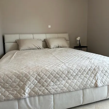 Апартаменты A9, Sea Views, Wifi, Air Conditioner And Parking,terrase